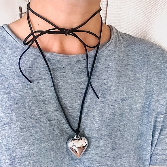 ⚜️[𝟯/$𝟮𝟴]⚜️NEW Large Acrylic Heart Lariat Necklace - Picture 6 of 15